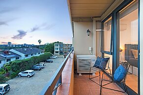 Spectacular Views South Perth1br