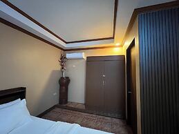 Rossa Hotel