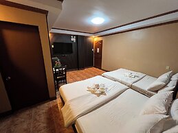 Rossa Hotel