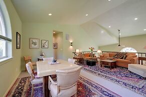 Prime Mckenzie River Gem: Sunroom + Views!