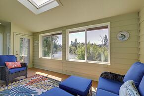 Prime Mckenzie River Gem: Sunroom + Views!