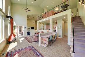Prime Mckenzie River Gem: Sunroom + Views!