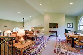 Prime Mckenzie River Gem: Sunroom + Views!