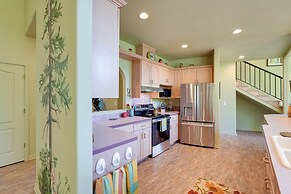 Prime Mckenzie River Gem: Sunroom + Views!