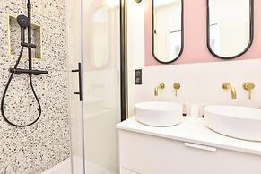 Charming and Cosy Flat Next to the Eiffel Tower