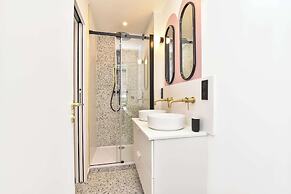 Charming and Cosy Flat Next to the Eiffel Tower