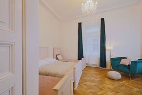 National Theatre Elegance Residence