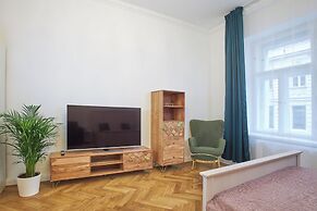 National Theatre Elegance Residence