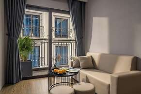 T P Villa