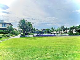 Deluxe Villa Beach Front