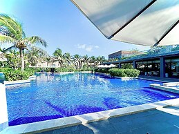 Deluxe Villa Beach Front