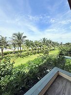 Deluxe Villa Beach Front