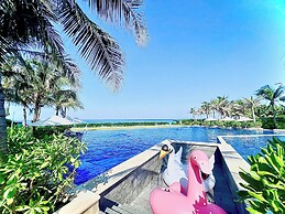 Deluxe Villa Beach Front