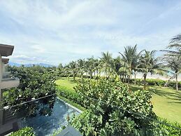 Deluxe Villa Beach Front