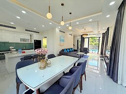 Deluxe Villa Beach Front