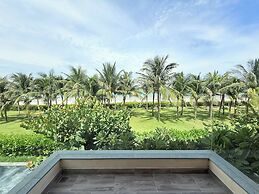 Deluxe Villa Beach Front