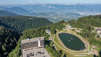 Valley-view Apartment in Chamrousse