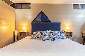 Roots Eco House