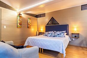 Roots Eco House