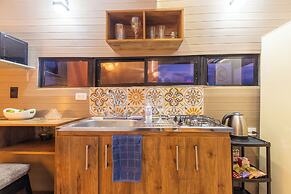 Roots Eco House