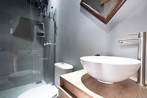 Roots Eco House