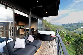 Roots Eco House