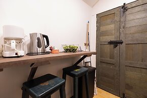 Roots Eco House