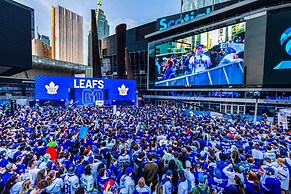 Maple Suites Toronto Downtown