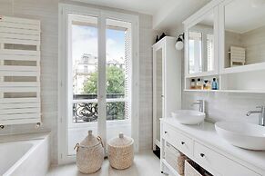 Elegant Apt 2bdr- Arc de Triomphe / Champs-elysees