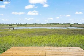 Waterfront Serenity Steps to Beach Fire Pit BBQ