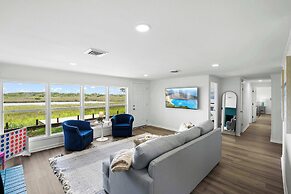Waterfront Serenity Steps to Beach Fire Pit BBQ