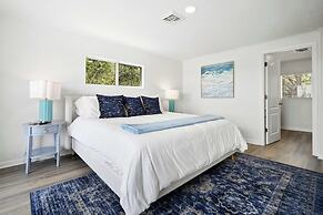 Waterfront Serenity Steps to Beach Fire Pit BBQ
