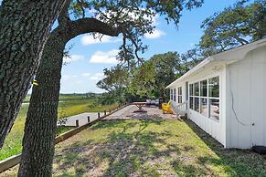 Waterfront Serenity Steps to Beach Fire Pit BBQ