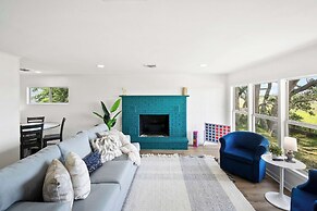 Waterfront Serenity Steps to Beach Fire Pit BBQ