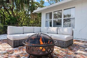 Waterfront Serenity Steps to Beach Fire Pit BBQ