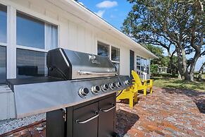 Waterfront Serenity Steps to Beach Fire Pit BBQ