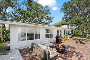 Waterfront Serenity Steps to Beach Fire Pit BBQ