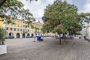 A/C Mezzanine Apt 2br/4p - Place Garibaldi