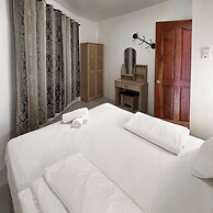 Cuestas Beach Resort & Restaurant