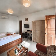 Cuestas Beach Resort & Restaurant