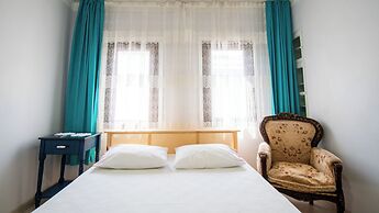 ALAYBEY GUEST HOME