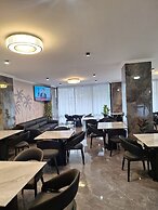 Point Central Hotel