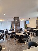 Point Central Hotel
