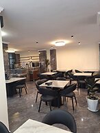 Point Central Hotel