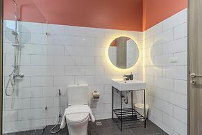 2BR with Pool & Garden Near Beach V242