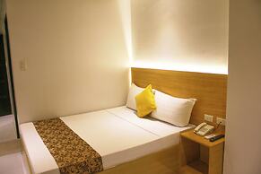 LuxeLite Suites Pasay