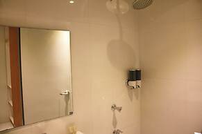 LuxeLite Suites Pasay
