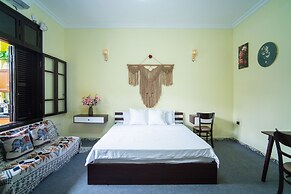 CozyPosy Premier Apartment