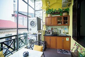 CozyPosy Premier Apartment