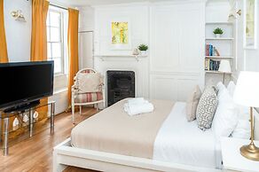 Spacious 3BR 2BA Flat in Central Soho